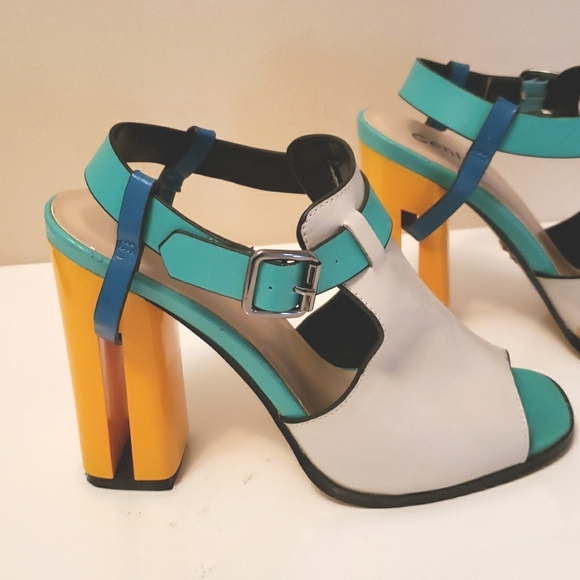 Disco Diva! Faux Leather unique heels 6.5 EUC - Picture 4 of 13